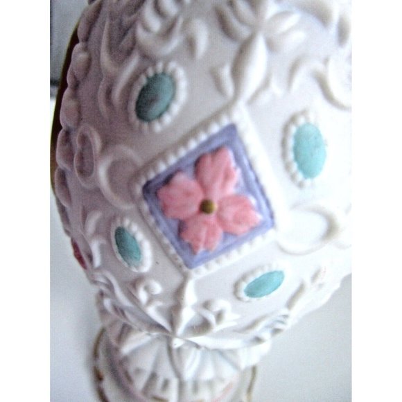 Vintage Lenox  "The Lily Blossom Egg"  1990 with Stand - Bisque Porcelain  4.5" - Picture 9 of 16